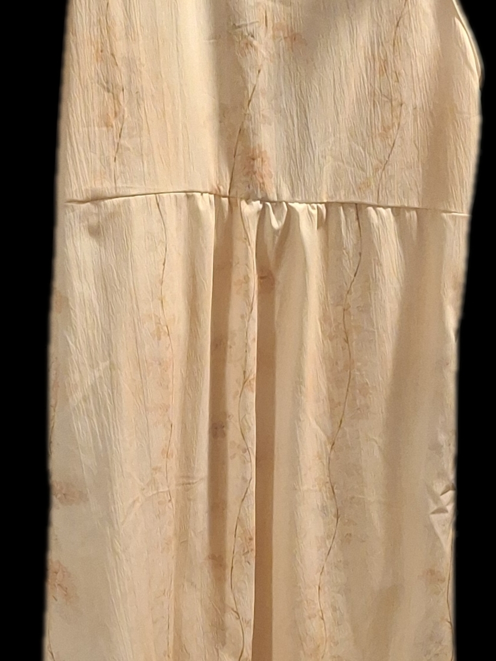 Sleeveless Cream Maxi Dress with Pockets - Picture 5 of 9